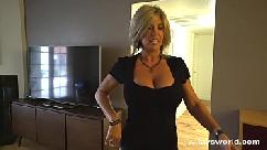 Follando a mi vecina milf mientras mi esposa no esta